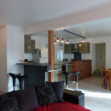 Maison Renovee Avec Cour Privee, Proche De Gannat, 3 Chambres, Animaux Acceptes, Equipements Modernes. - Fr-1-489-37 Poezat Exterior foto
