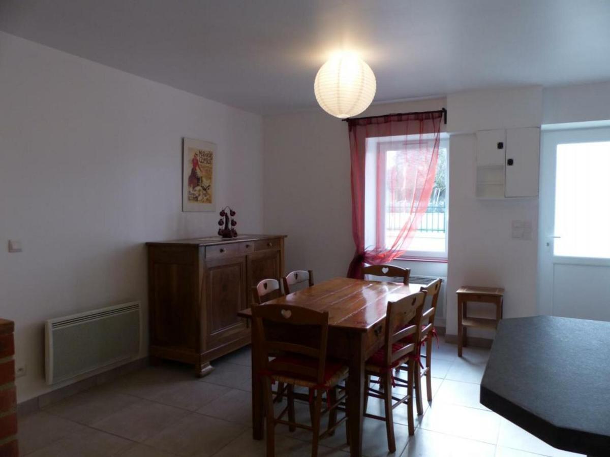 Maison Renovee Avec Cour Privee, Proche De Gannat, 3 Chambres, Animaux Acceptes, Equipements Modernes. - Fr-1-489-37 Poezat Exterior foto