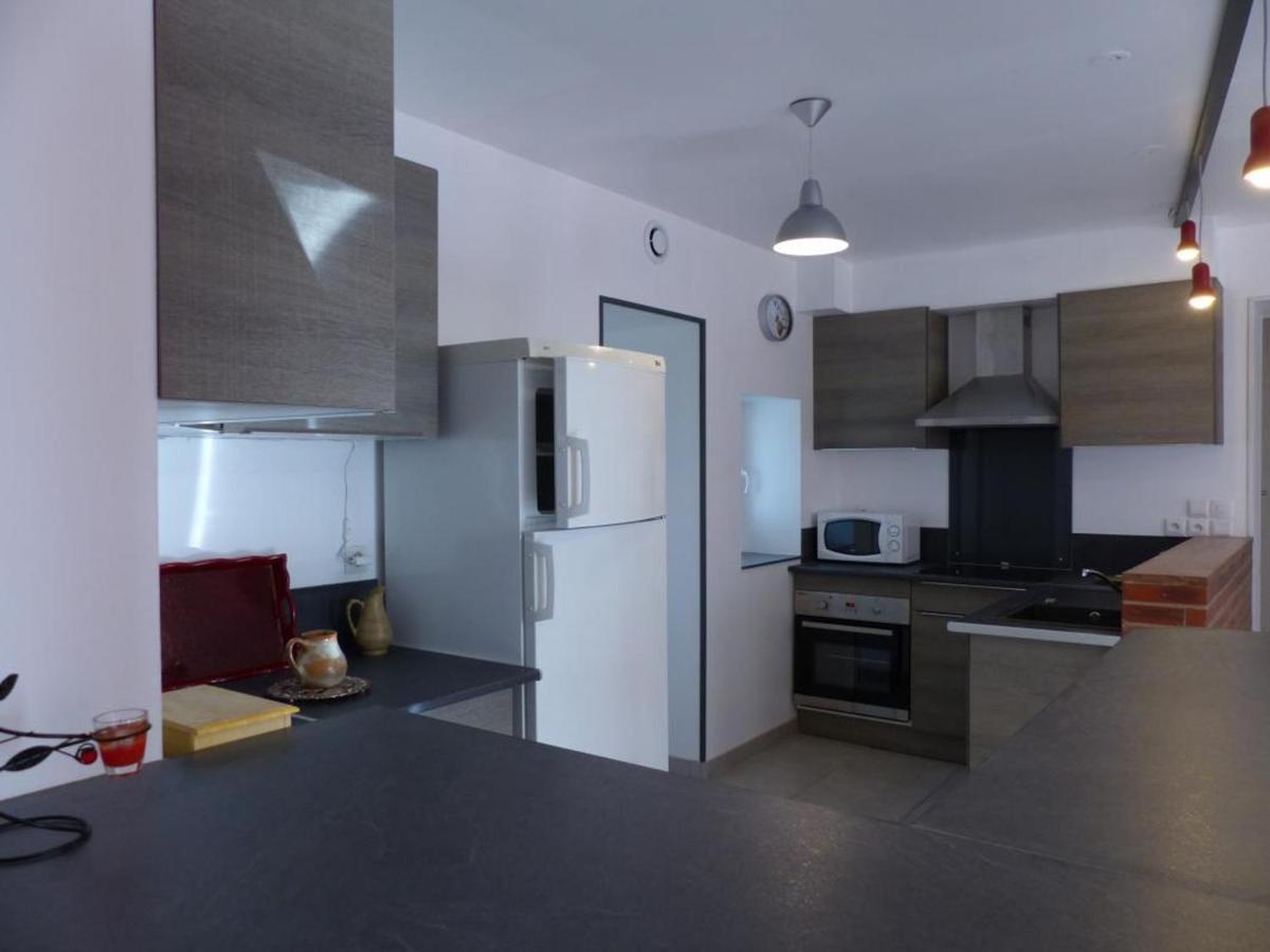 Maison Renovee Avec Cour Privee, Proche De Gannat, 3 Chambres, Animaux Acceptes, Equipements Modernes. - Fr-1-489-37 Poezat Exterior foto